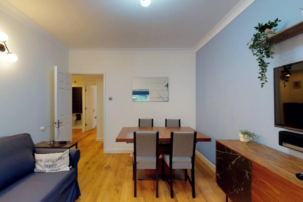 Lovely 2-Bedroom Flat Near Highgate Londen Buitenkant foto