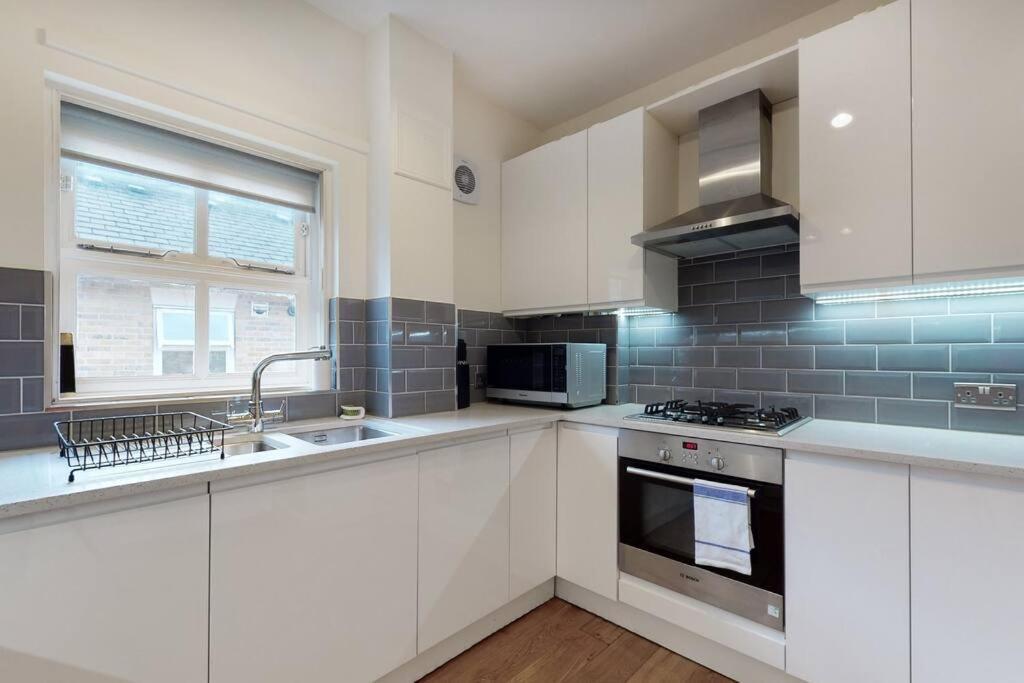 Lovely 2-Bedroom Flat Near Highgate Londen Buitenkant foto
