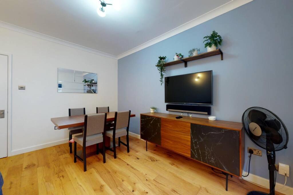 Lovely 2-Bedroom Flat Near Highgate Londen Buitenkant foto
